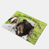 彼はヤギを食らっている!テキスト ドアマット (アングル)