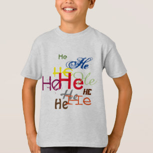 彼は全身に Tシャツ
