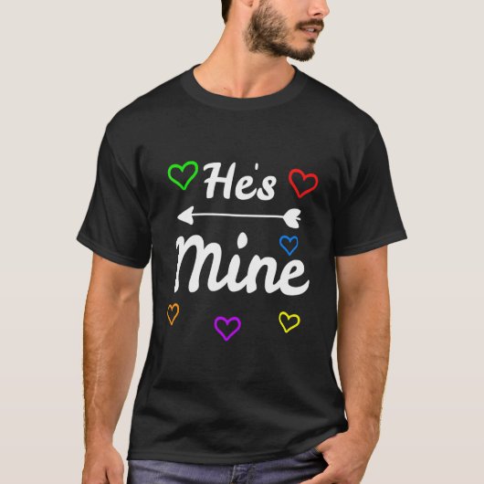 彼は同性愛を認めている Tシャツ (正面)