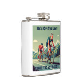 彼は女性のサイクリングを攻撃する制限時間に来ている フラスク (右)