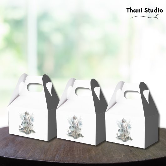 彼は宗教上の復活祭のキリスト教十字架を復活させた フェイバーボックス