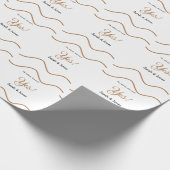 彼は尋ね、彼女はイエスと答えた。シンプルでミニマルなエンゲージメント ラッピングペーパー (角)