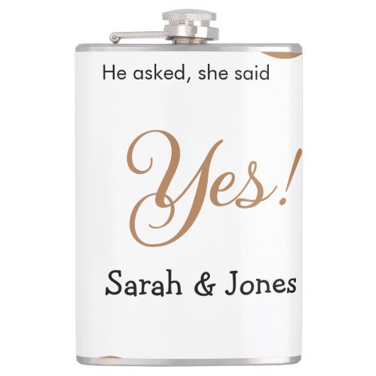 彼は尋ね、彼女はイエスと答えた シンプル ミニマルなエンゲージメント フラスク (正面)