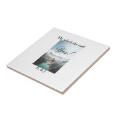 彼は彼女にプロポーズして、彼女はイエスと言った 婚約写真 名前 スタイリスト タイル (側面)