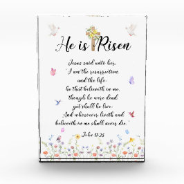 彼は復活したイースターのフォトブロックだ フォトブロック