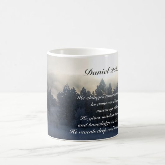 彼は時と季節を変える、ダニエル2:21聖書 コーヒーマグカップ (中央)