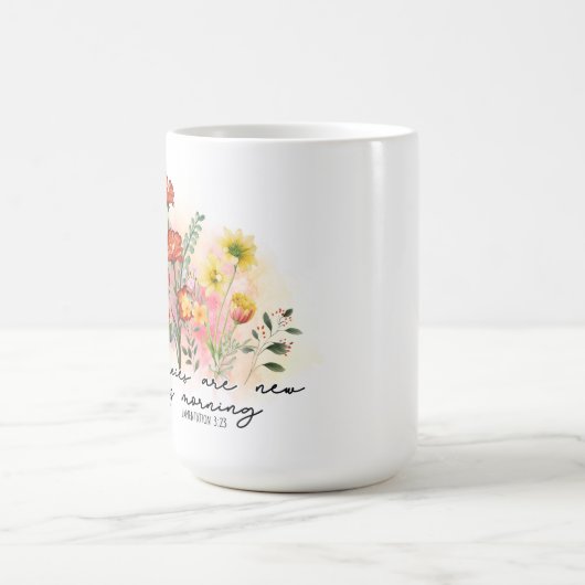 彼は毎朝目新しい人だ コーヒーマグカップ (中央)