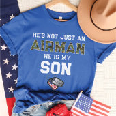 彼は私の息子の軍隊犬のタグだ Tシャツ