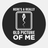 彼は私の本当に古い写真を持っておもしろいいる笑わされる ラウンドシール (正面)