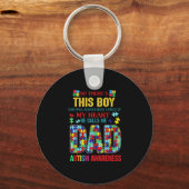 彼は私をパパと呼ぶ – 自閉症の意識 キーホルダー (正面)