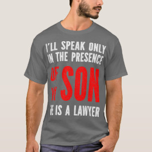彼は話子の前で病気だ Tシャツ