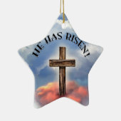 彼は雲に覆われたゴツゴツした十字架を起こした セラミックオーナメント (右)