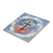 彼は雲に覆われたゴツゴツした十字架を起こした タイル (側面)