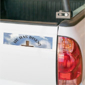 彼は雲に覆われたゴツゴツした十字架を起こした バンパーステッカー (トラック上)