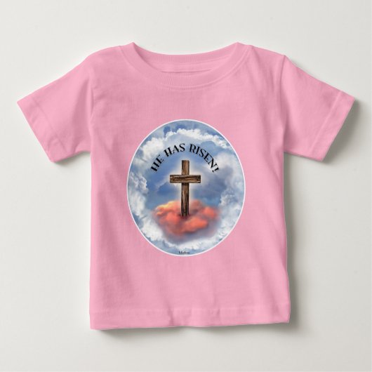 彼は雲に覆われたゴツゴツした十字架を起こした ベビーTシャツ (正面)