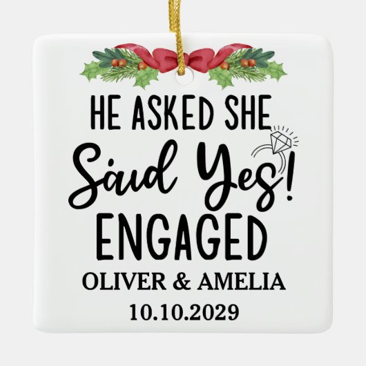 彼は頼彼女が私たちの最初のYesを言婚約したった セラミックオーナメント (正面)