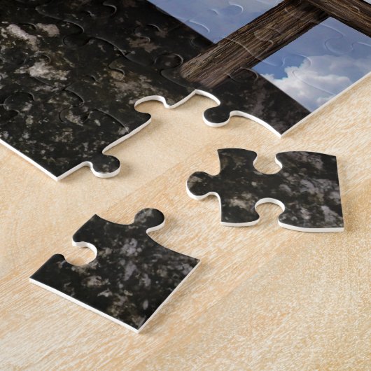 彼は3つの険しい十字架を上げた ジグソーパズル (側面)