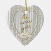 彼は、写真の婚約賛成しました セラミックオーナメント (右)