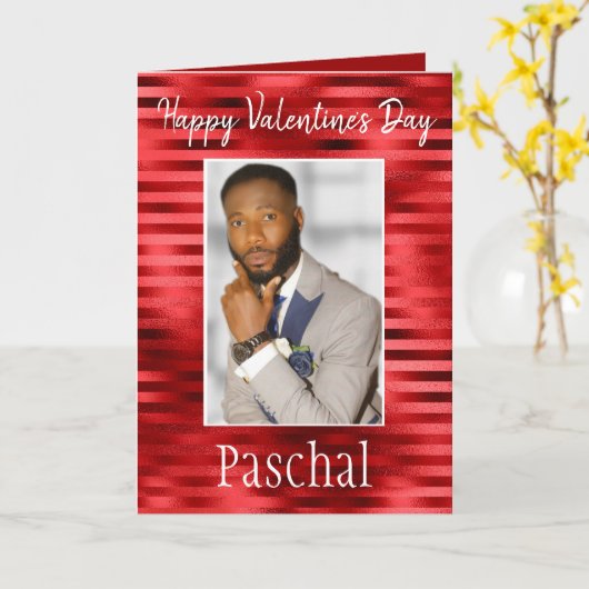 彼へのロマンチックなバレンタインデーの赤い写真 カード (黄色い花)