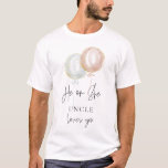 彼または彼女の気球のジェンダーは家族の叔父を明らかにする Tシャツ<br><div class="desc">驚きの発表：あなたの性別を高める赤ちゃんシャワーを明らかにするピンクとブルーバルーン招待状&デコールコレクション。スクリプトのお洒落フォントと繊細な金ゴールドの斑点で飾られ、魅惑的な招待状、看板、デコールは魔法のお祝いのためのステージを設定する。愛する人を集め来て、その瞬間に共有に楽しい期待を与えなさい。#zazzlemade</div>
