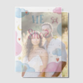 彼または彼女の水色の雲と星のジェンダーの明かす ベラム紙招待状 (オフセット (カップル))