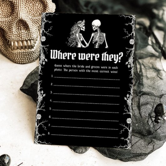 彼らがカップルのゲームをしていたハロウィーンのスケルトン 招待状