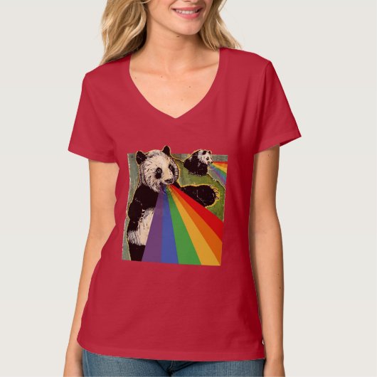 彼らの口からの虹を撃っているパンダ Tシャツ (正面)