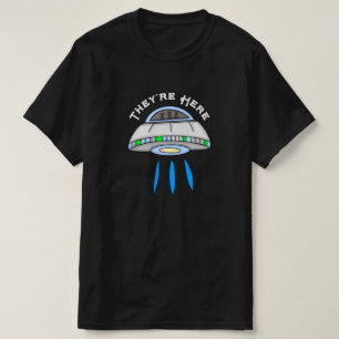 彼らはここにUFOエイリアン侵略 Tシャツ