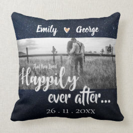 彼らは夜空の星の下で幸せに暮らした ウェディング記念枕 クッション