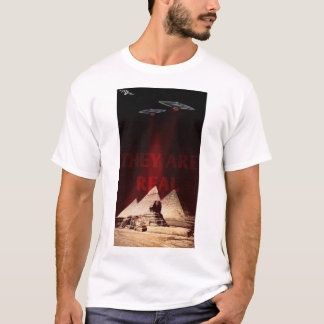 彼らは実在エイリアンだ Tシャツ
