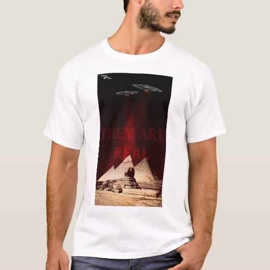 彼らは実在エイリアンだ Tシャツ (正面)