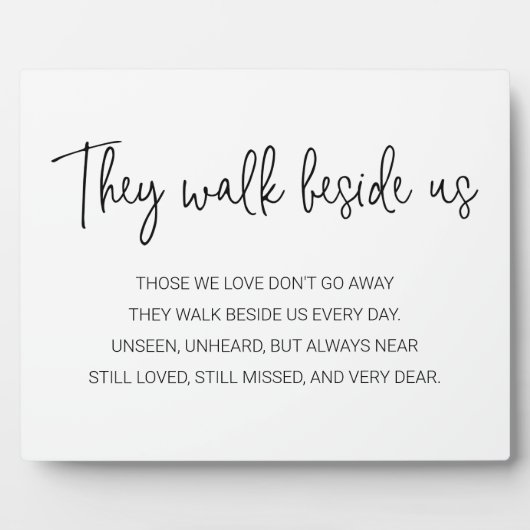 彼らは私たちの詩の記念碑の横を歩結婚く フォトプラーク (正面)