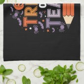 彼らは食べ犬と猫とペットのハロウィン キッチンタオル (折り畳み)