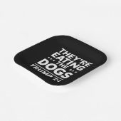 彼らは食べ犬のディベートおもしろいトランプ引用文 ペーパープレート (傾斜あり)