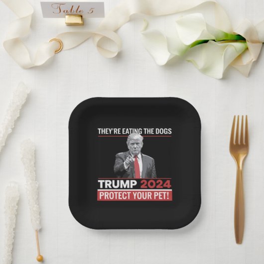 彼らは食べThe Dogs Trump 2024の討論だ ペーパープレート (ウェディング)