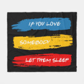 彼らを眠らせる フリースブランケット (正面(横))