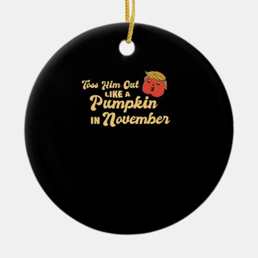 彼をパンプキントランプキンハロウィーンのリールのように外へ投げ出す セラミックオーナメント (正面)