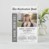 彼女がやった | シンプル卒業新聞写真 招待状 (スタンド正面)