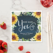 彼女がイエスと言った! ラスティックなひまわりの婚約パーティー スタンダードランチョンナプキン (インサイチュ)