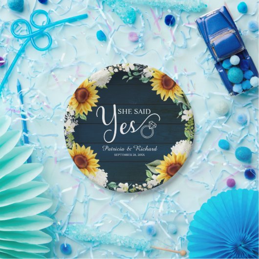 彼女がイエスと言った! ラスティックなひまわりエンゲージメントパーティー ペーパープレート (パーティー)