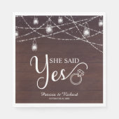 彼女がイエスと言った！ ラスティックエンゲージメントパーティー スタンダードランチョンナプキン (正面)