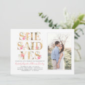 彼女がイエスと言った 花を飾った上品な婚約パーティーの写真 招待状 (スタンド正面)