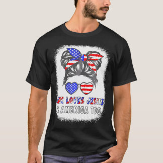 彼女がキリスト教のアメリカを愛するアメリカ国旗 Tシャツ