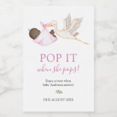 彼女がポップ・アートのワインラベルをポップするときにピンクのコウノトリ ワインラベル (シングルラベル)