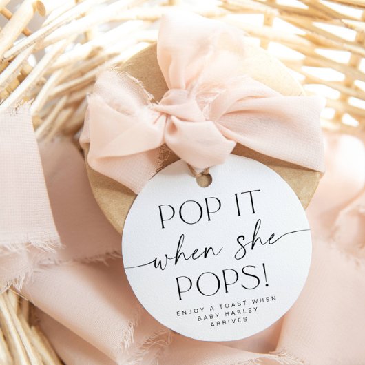 彼女がポップ・アートの赤ちゃんシャワーメッセージカードの周りにポップするとき フェイバータグ