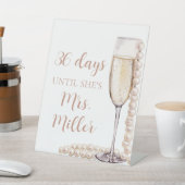 彼女がミセスになるまでピンクの真珠とプロセッコの日 台座サイン (インサイチュ)