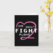 彼女が単独で乳がん患者と闘わない女性 カード (黄色い花)