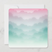 彼女が来るよ 私たちは子猫じゃないよ かわいいタビー子猫が色のついた毛糸の玉で遊んでいる 招待状 (裏面)