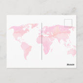 彼女が行く場所の引用 ピンクの水彩 世界地図 ポストカード (裏面)