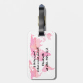 彼女が行く場所引用文ピンクウォーターカラーワールドマップ ラゲッジタグ (裏面縦)